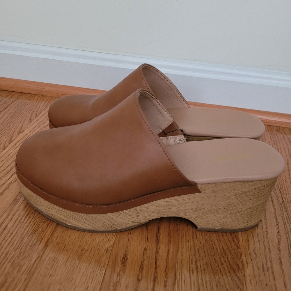 Old Navy Clogs